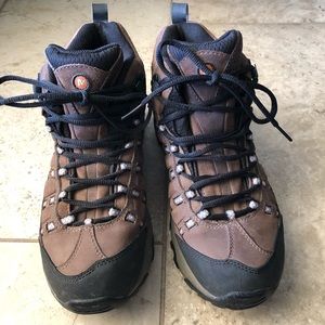 Merrell Hiking Boot Outland Mid W8